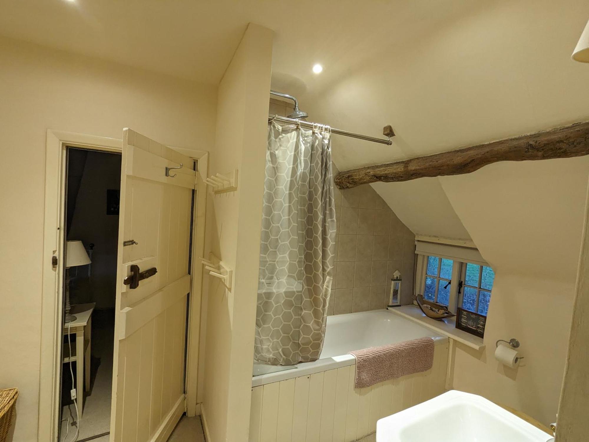 Afton Thatch: Beautiful Thatched Family Cottage Freshwater Ngoại thất bức ảnh
